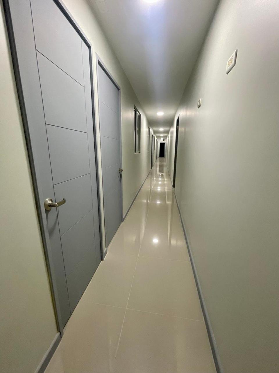Hostal Low Cost Сантяго Екстериор снимка